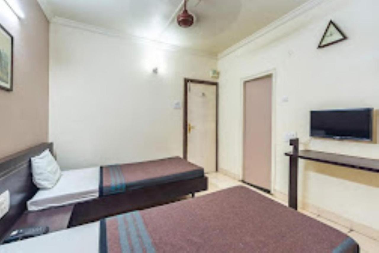 Hotel Abhishek ,Nashik Exterior foto